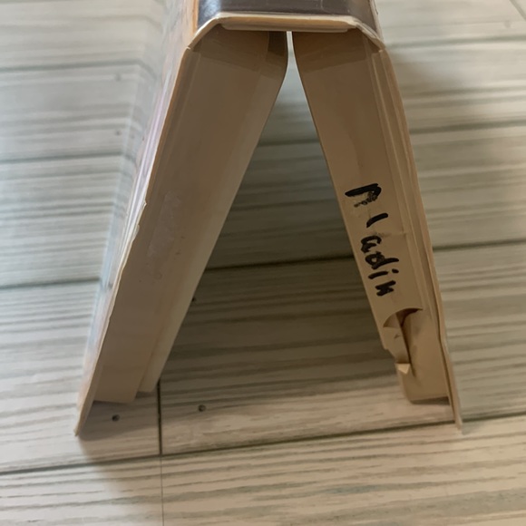 Disneys 1992 Aladdin VHS tape - Picture 9 of 9